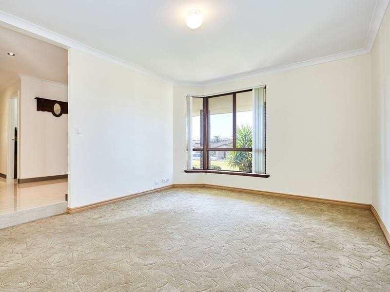 4 Lamb Place, Munster WA 6166