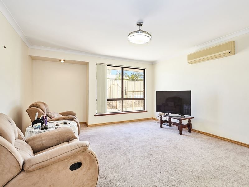 4 Lamb Place, Munster WA 6166