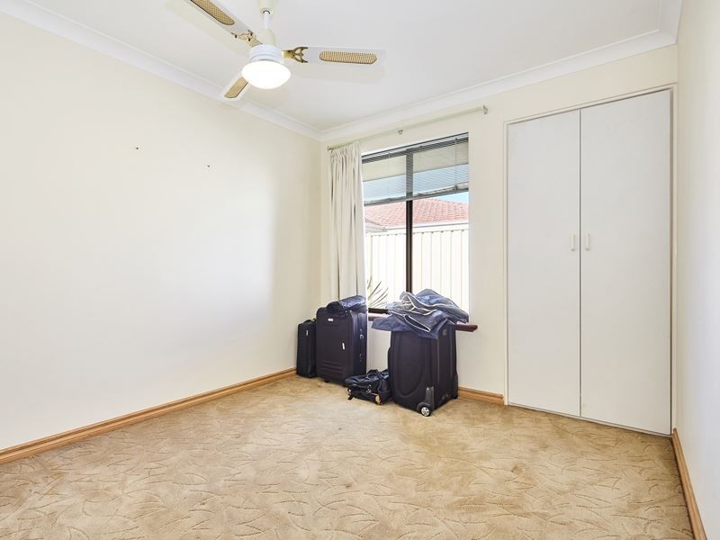 4 Lamb Place, Munster WA 6166