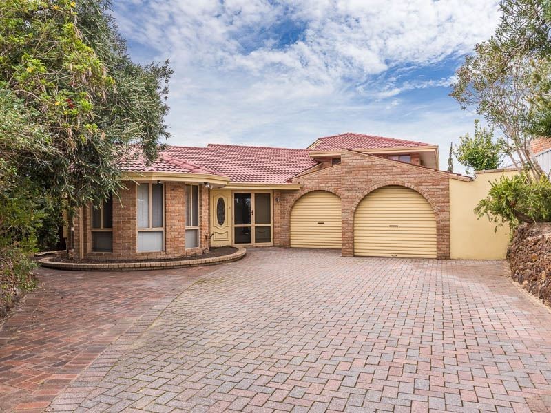 10 Hannah Place, Leeming WA 6149
