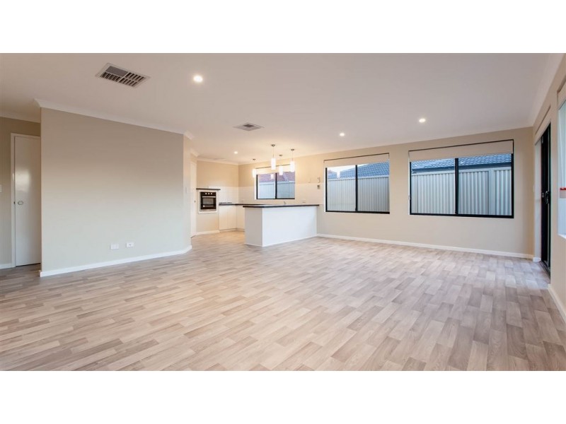 4 Napoleon Way, Bertram WA 6167