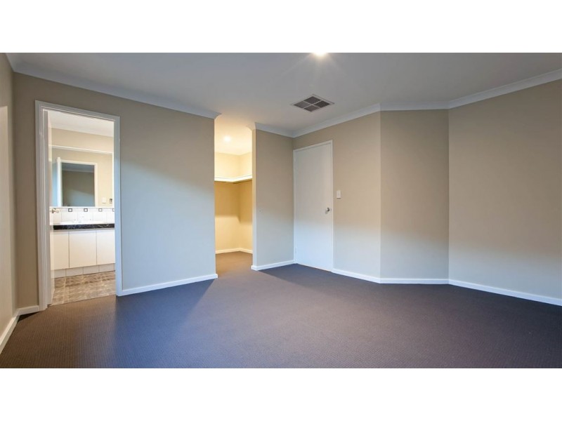 4 Napoleon Way, Bertram WA 6167