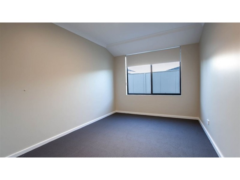 4 Napoleon Way, Bertram WA 6167