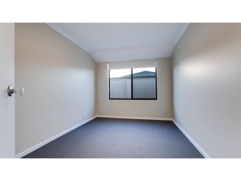 4 Napoleon Way, Bertram WA 6167