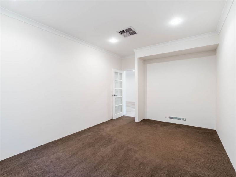 2 Senna Close, Coogee WA 6166