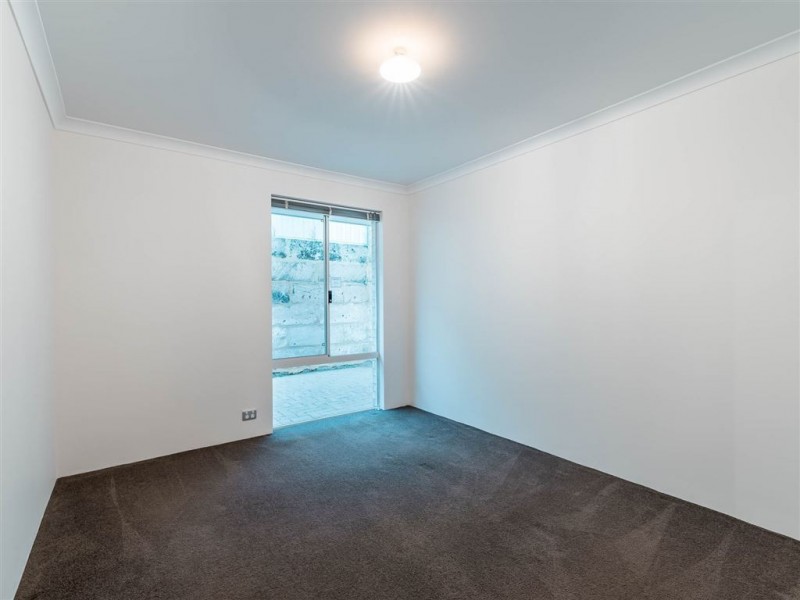 2 Senna Close, Coogee WA 6166