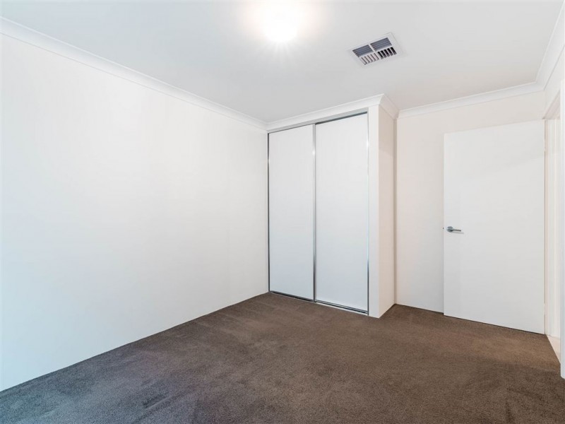 2 Senna Close, Coogee WA 6166