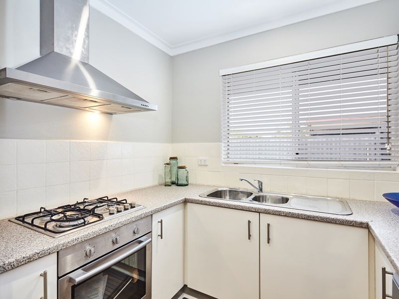 372B Carrington Street, Hamilton Hill WA 6163