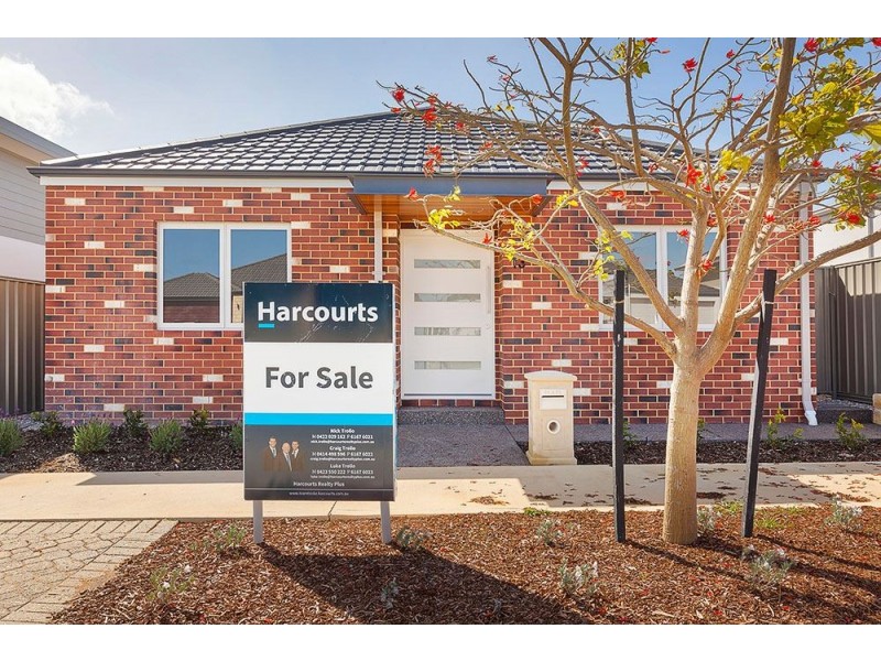 13 Crown Terrace, Coogee WA 6166