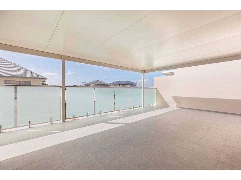 13 Crown Terrace, Coogee WA 6166