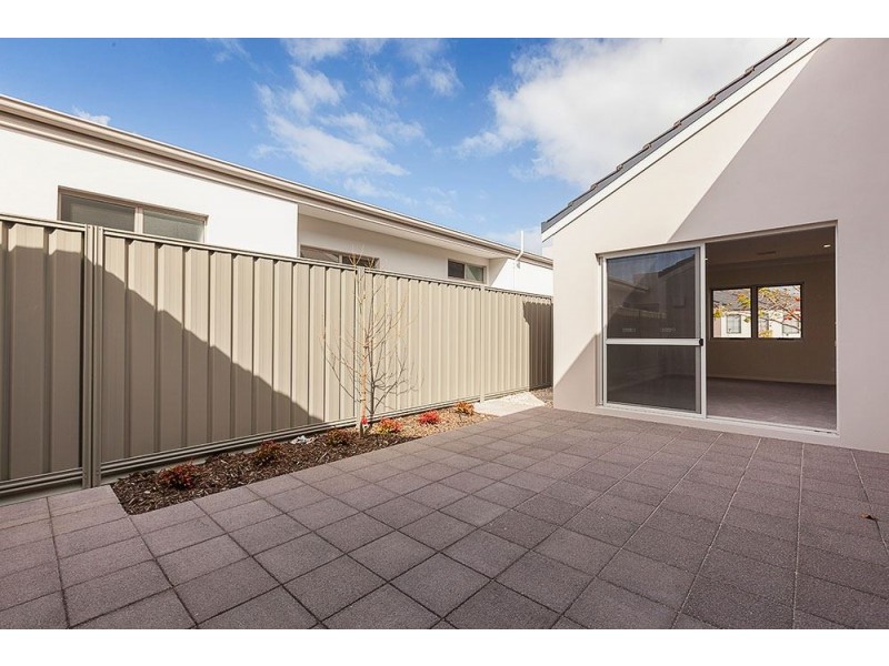 13 Crown Terrace, Coogee WA 6166