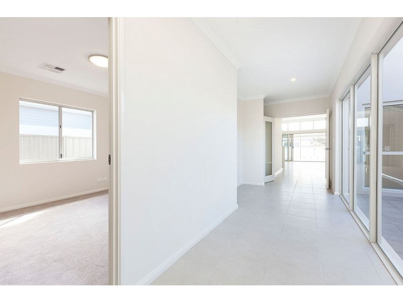 13 Crown Terrace, Coogee WA 6166