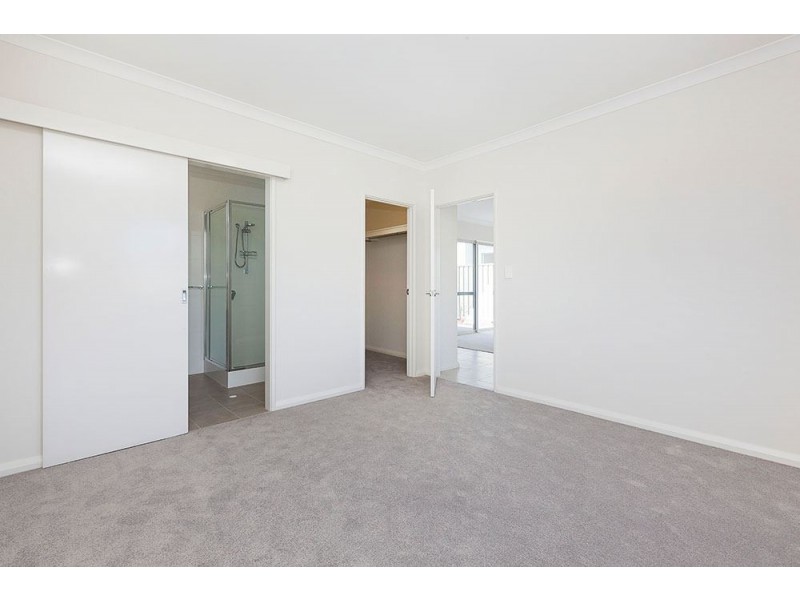 13 Crown Terrace, Coogee WA 6166