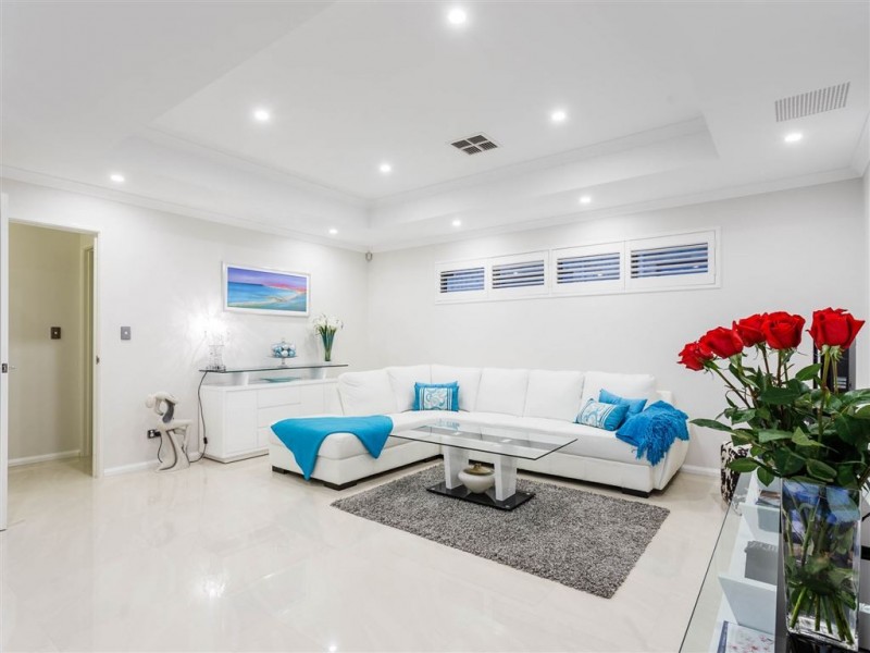 4A Katsura Gardens, Munster WA 6166