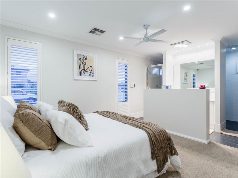 4A Katsura Gardens, Munster WA 6166