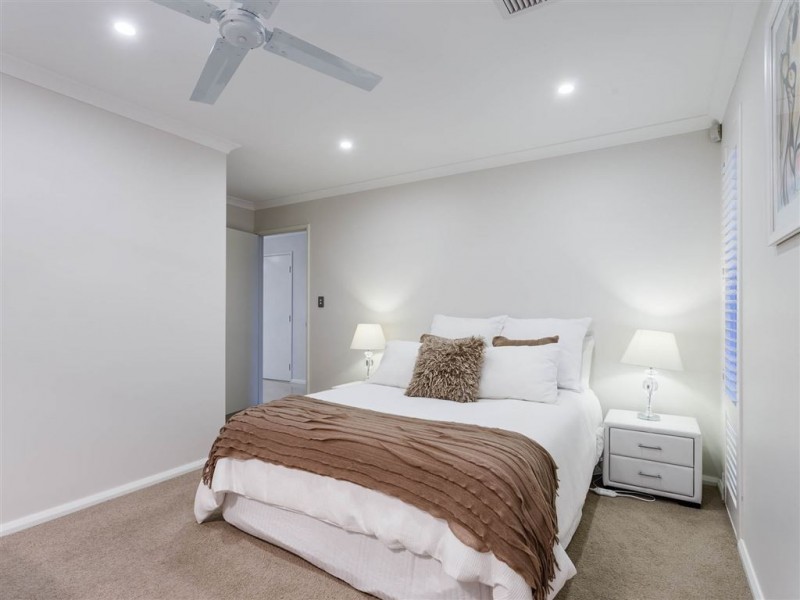 4A Katsura Gardens, Munster WA 6166