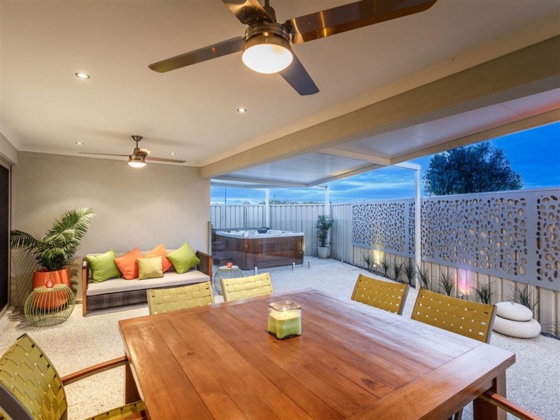 4A Katsura Gardens, Munster WA 6166