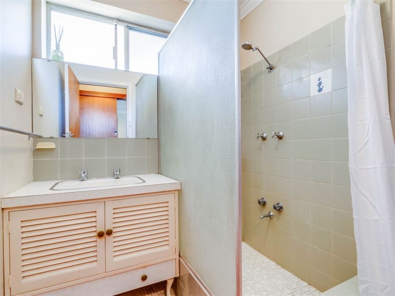 2 Moorhouse Street, Willagee WA 6156