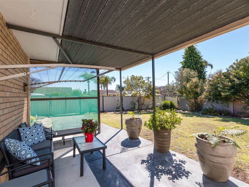 2 Moorhouse Street, Willagee WA 6156