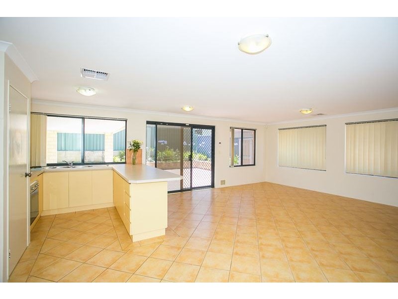 14A Oldham Crescent, Hilton WA 6163