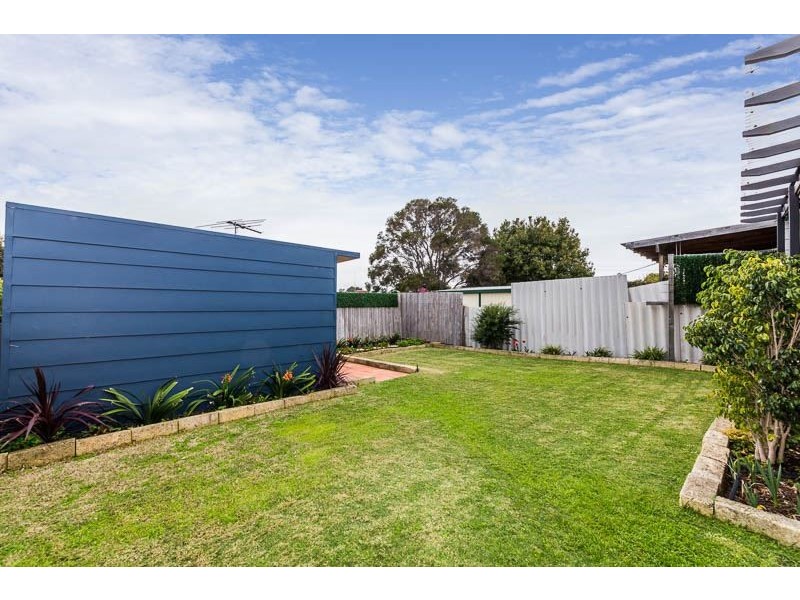 12B Claygate Road, Hamilton Hill WA 6163