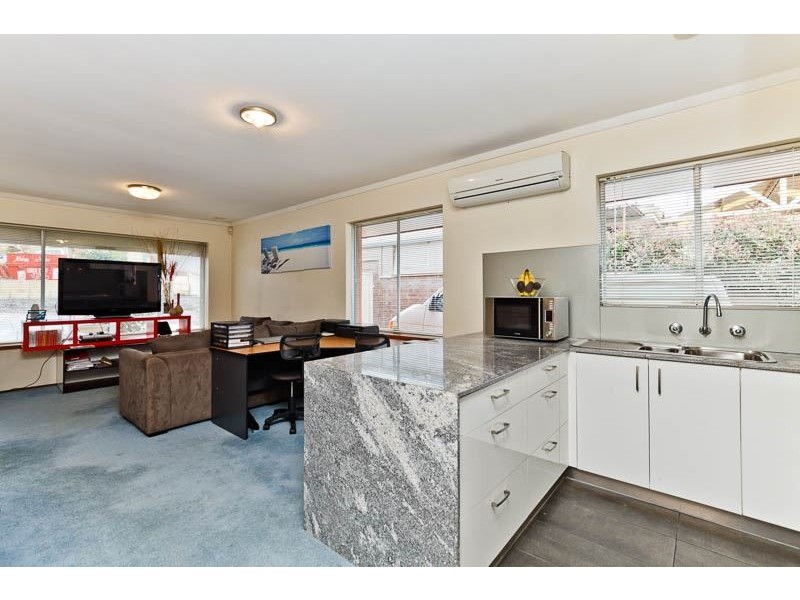 12B Claygate Road, Hamilton Hill WA 6163