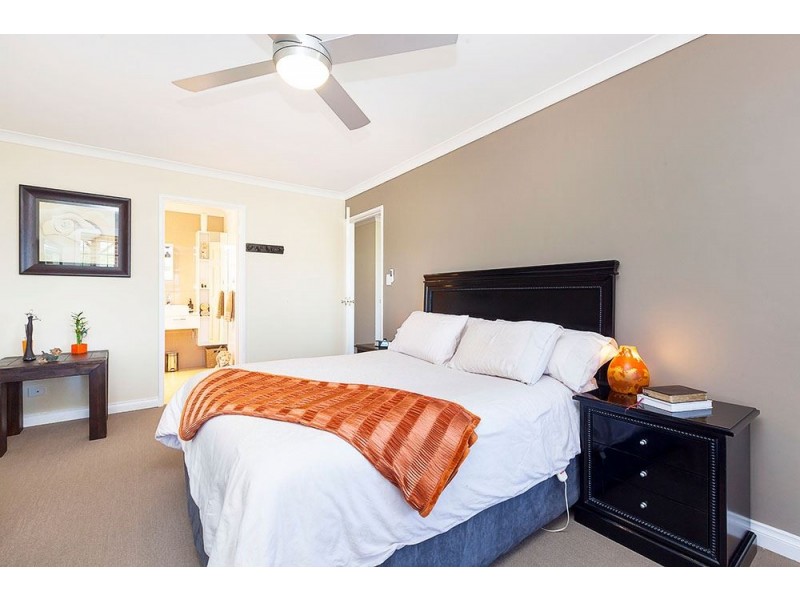 10 Lucca Court, Coogee WA 6166