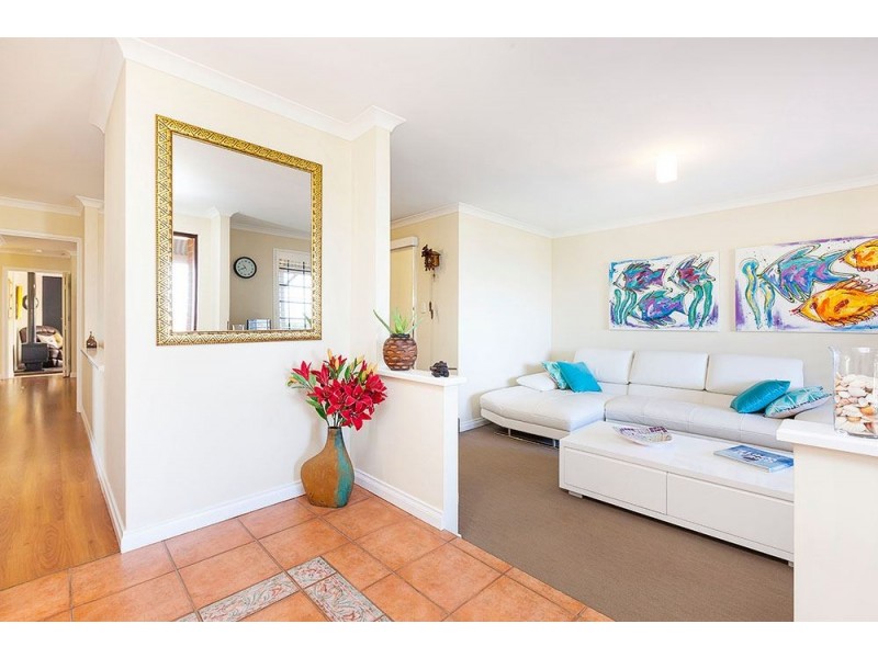 10 Lucca Court, Coogee WA 6166