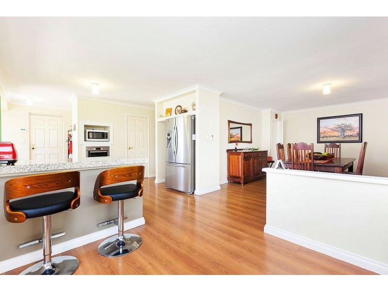 10 Lucca Court, Coogee WA 6166