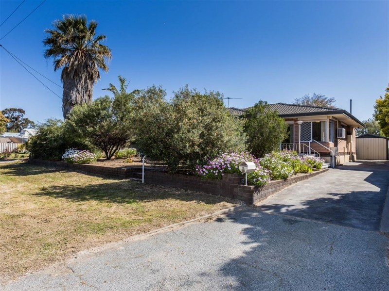 15 Fitzwater Way, Spearwood WA 6163