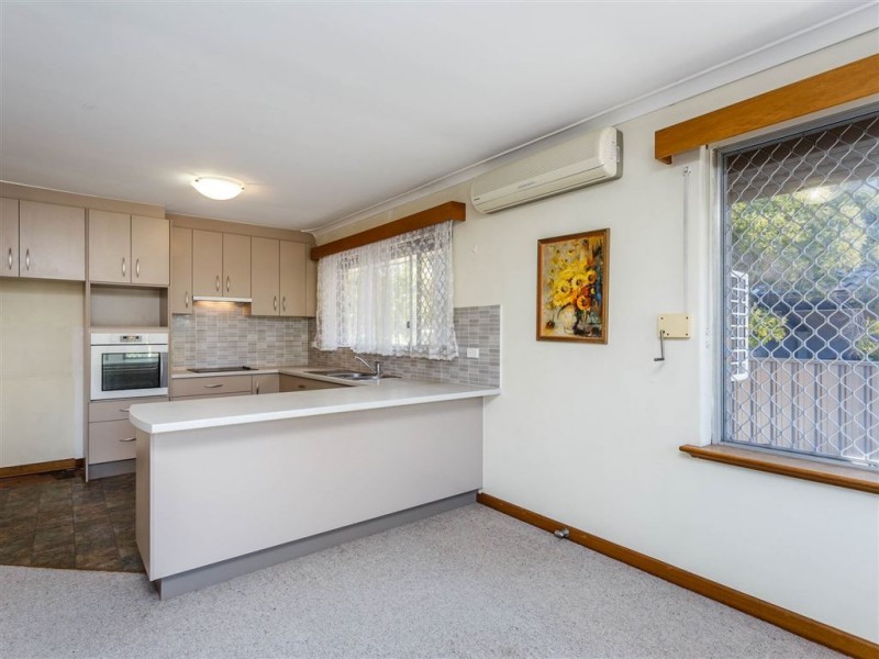 15 Fitzwater Way, Spearwood WA 6163