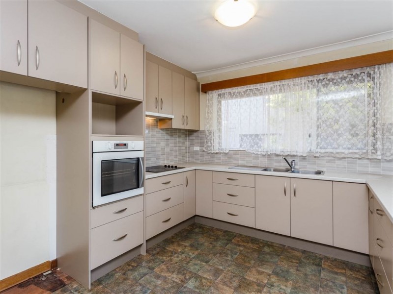 15 Fitzwater Way, Spearwood WA 6163