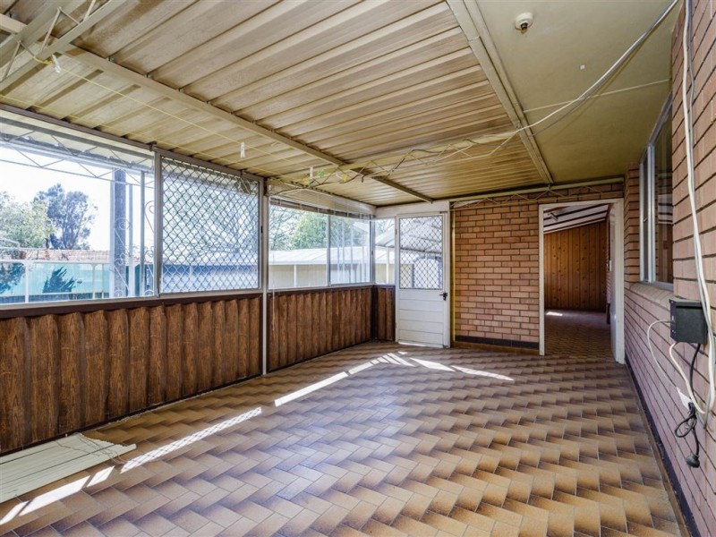 15 Fitzwater Way, Spearwood WA 6163