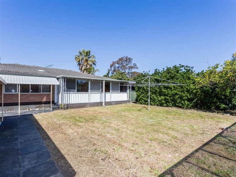 15 Fitzwater Way, Spearwood WA 6163