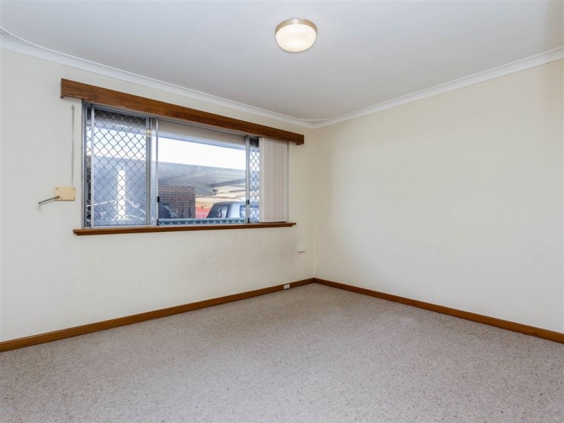 15 Fitzwater Way, Spearwood WA 6163