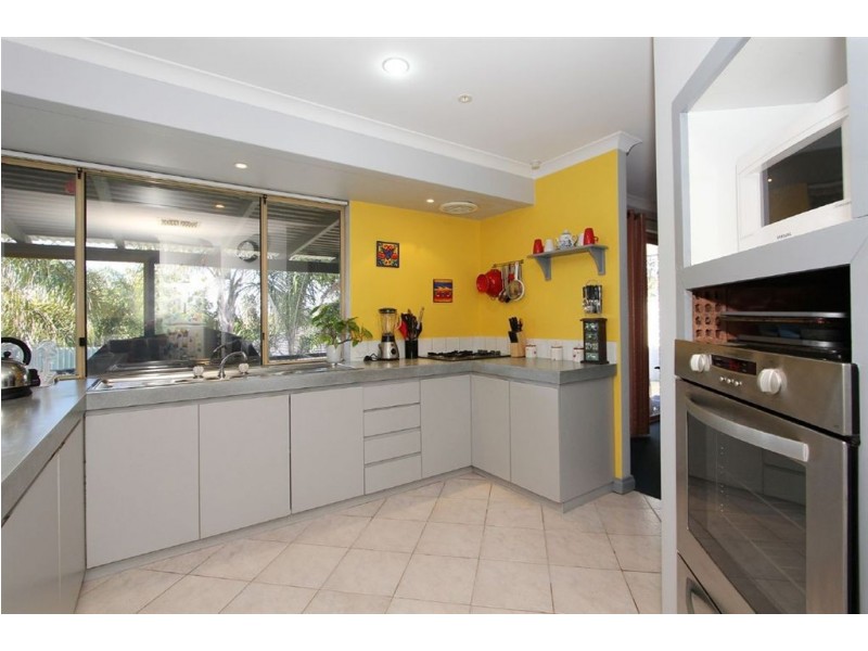 8 Allis Heights, Yangebup WA 6164