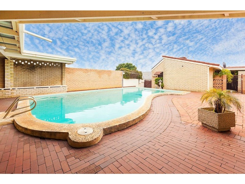 25 Dodd Street, Hamilton Hill WA 6163