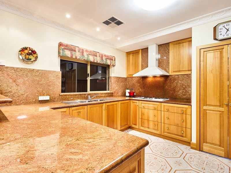 21 Constitution Gardens, Bibra Lake WA 6163