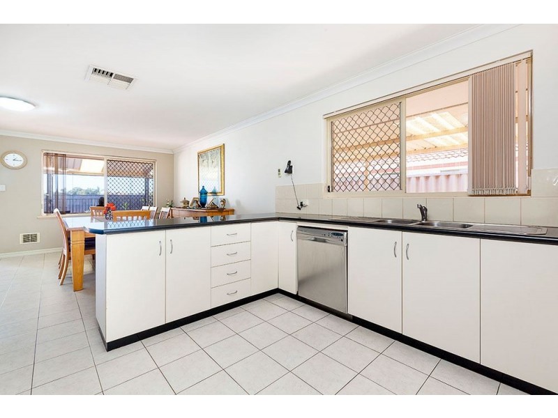 10 Waylen Square, Beeliar WA 6164