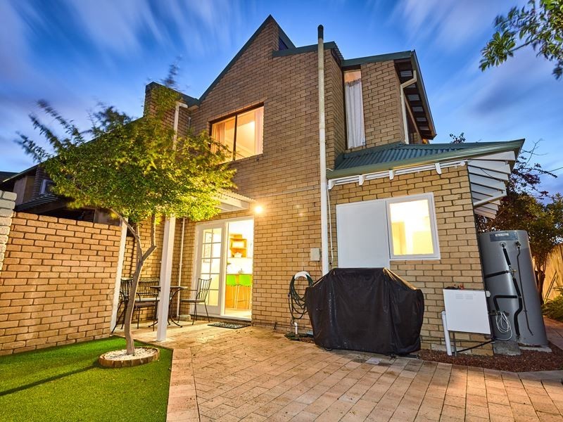 4/10 Pier Street, East Fremantle WA 6158