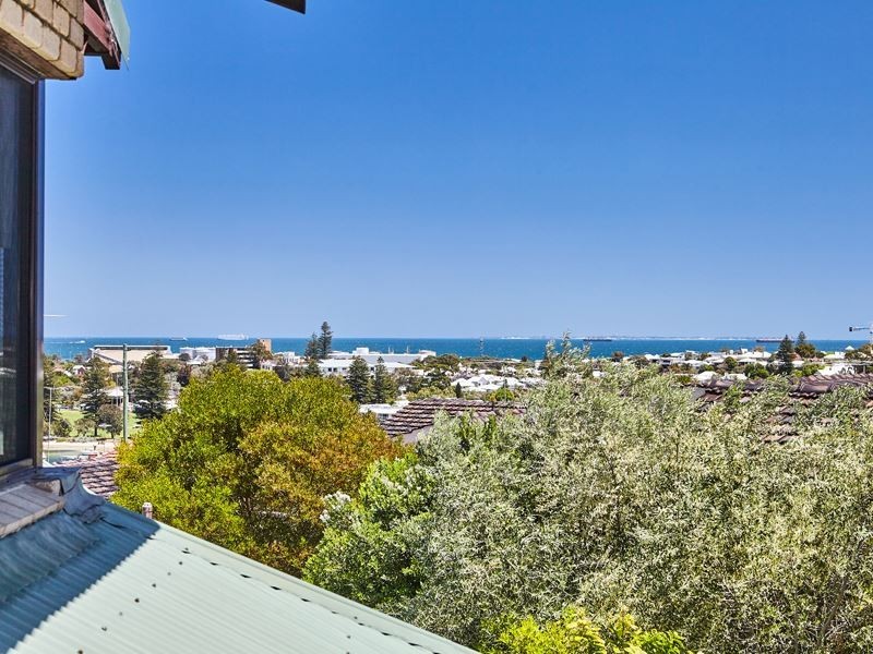 4/10 Pier Street, East Fremantle WA 6158