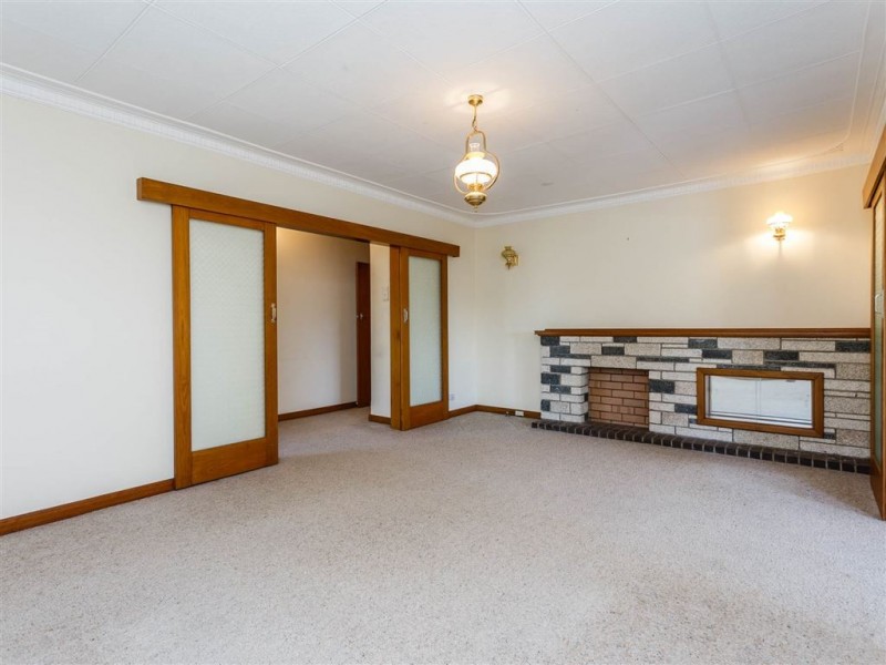 15 Fitzwater Way, Spearwood WA 6163