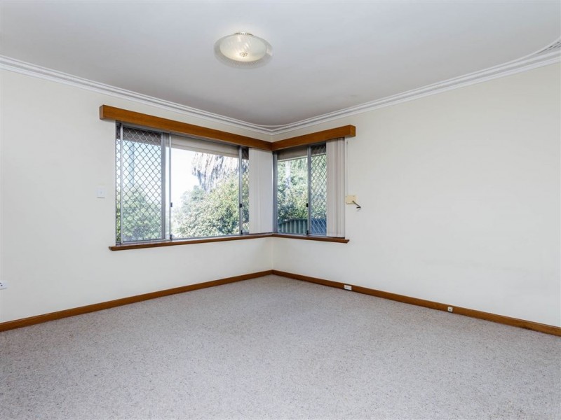 15 Fitzwater Way, Spearwood WA 6163