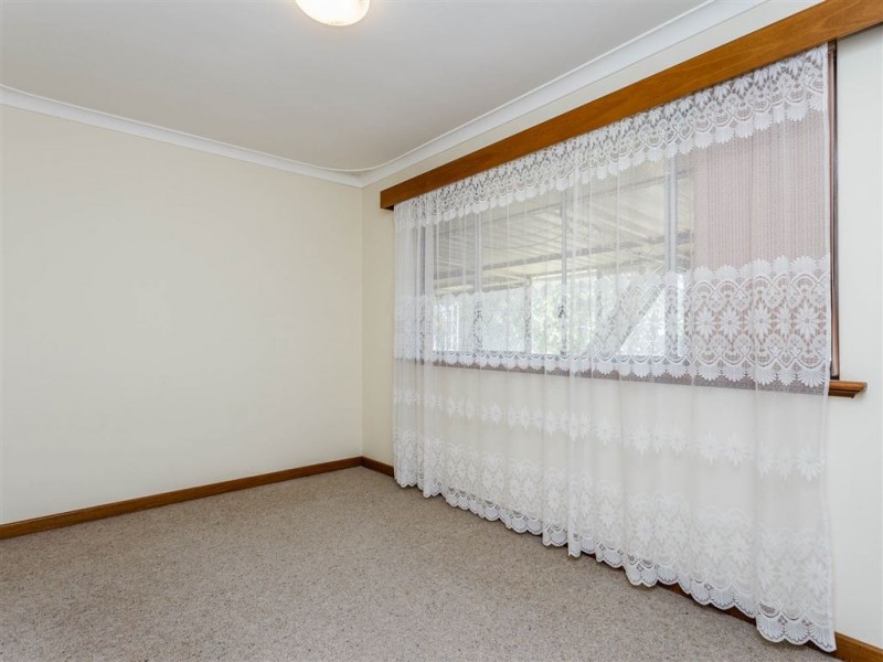 15 Fitzwater Way, Spearwood WA 6163