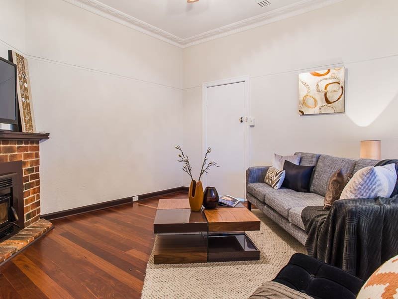 1/121 Healy Rd, Hamilton Hill WA 6163