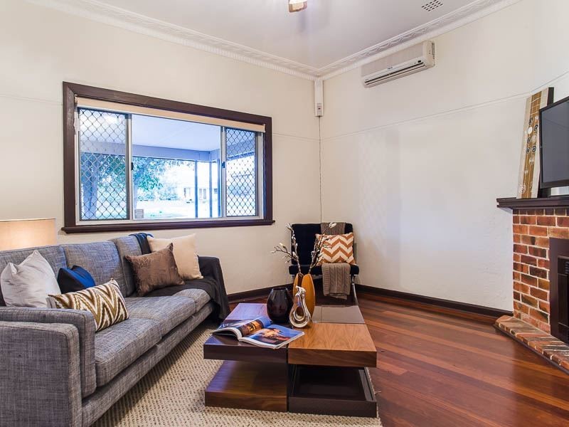 1/121 Healy Rd, Hamilton Hill WA 6163