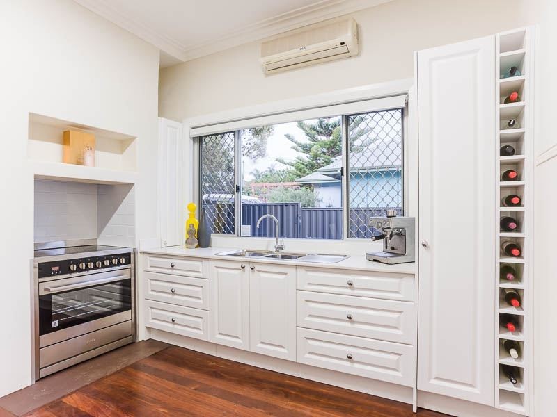 1/121 Healy Rd, Hamilton Hill WA 6163
