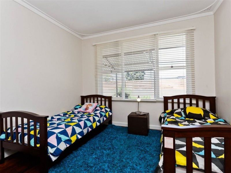 84 Edeline Street, Spearwood WA 6163