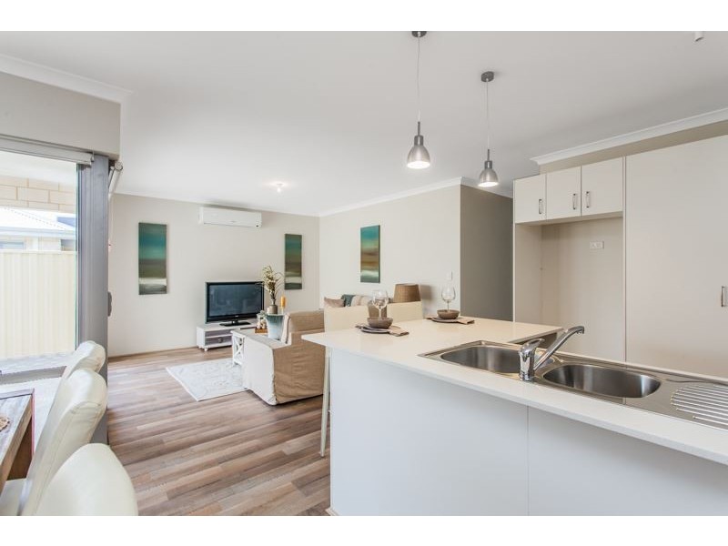 1/11 Skeahan Street, Spearwood WA 6163