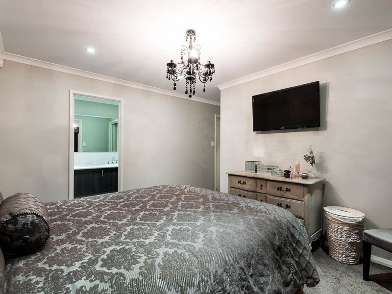 3 Daviesia Turn, Success WA 6164